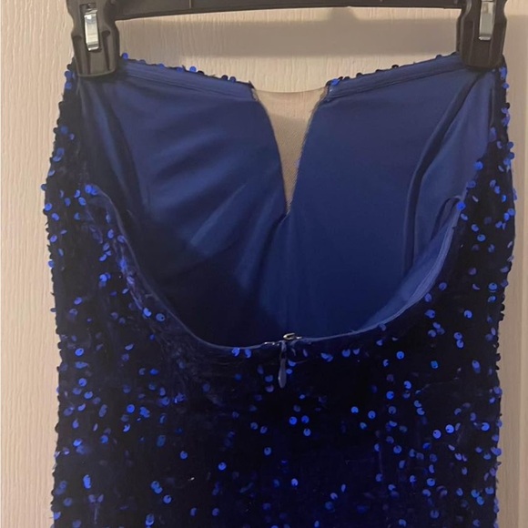 Gorgeous prom dress - Picture 3 of 9